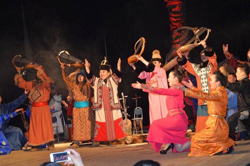 “Алтай” хамтлагийн тоглолт үндэсний өв соёлын гайхамшгаар үзэгчдийг огшоов